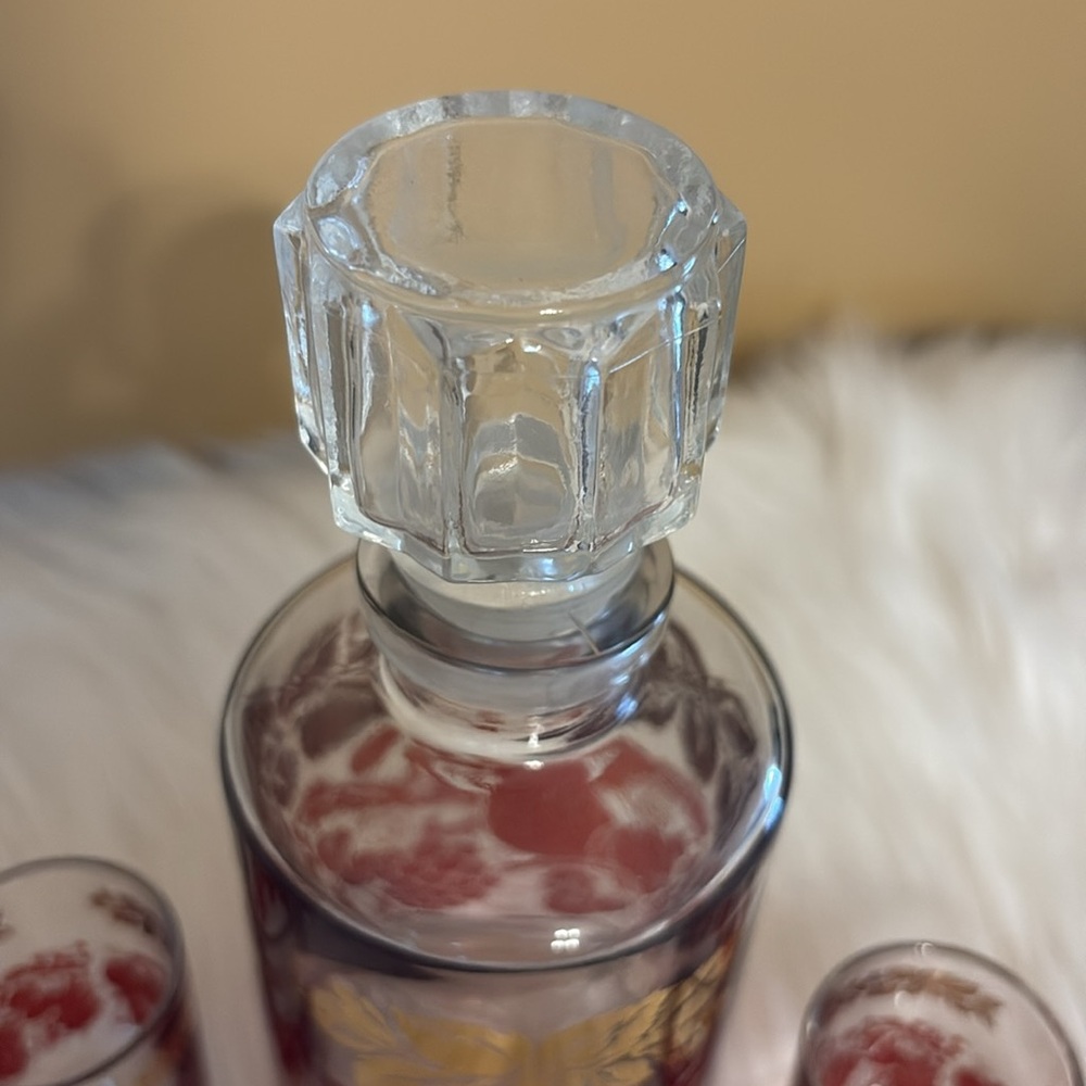 1970’s French Luminarc Decanter and 6 Glasses Set - Picture 4 of 6